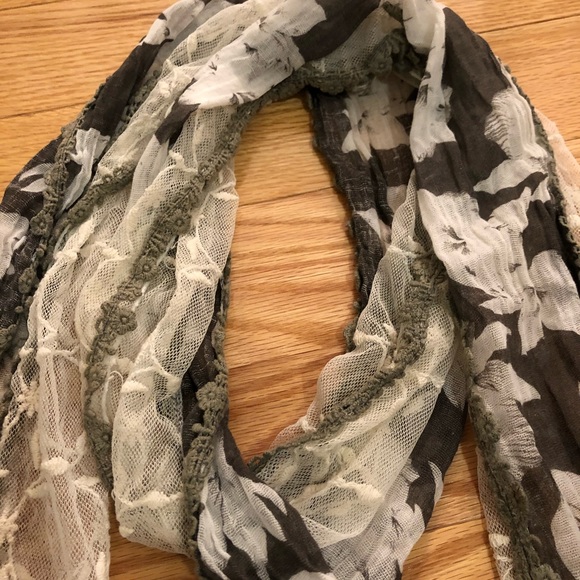 Boutique Scarf - Picture 2 of 5